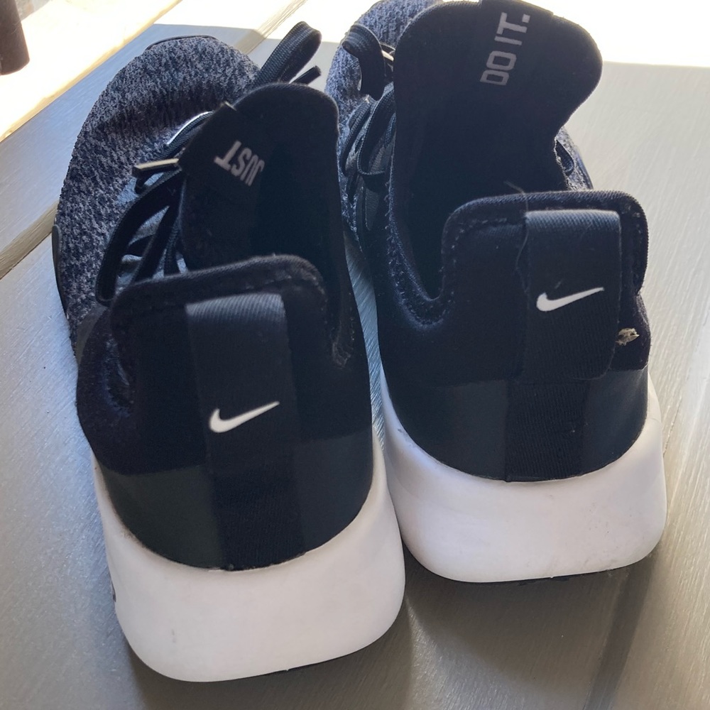 Nike Elite TR Athletic Shoes